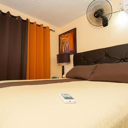Cozy Accommodations Kingston Extérieur photo