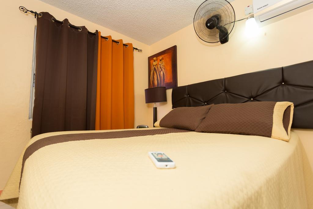 Cozy Accommodations Kingston Extérieur photo