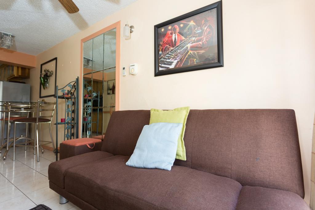 Cozy Accommodations Kingston Extérieur photo