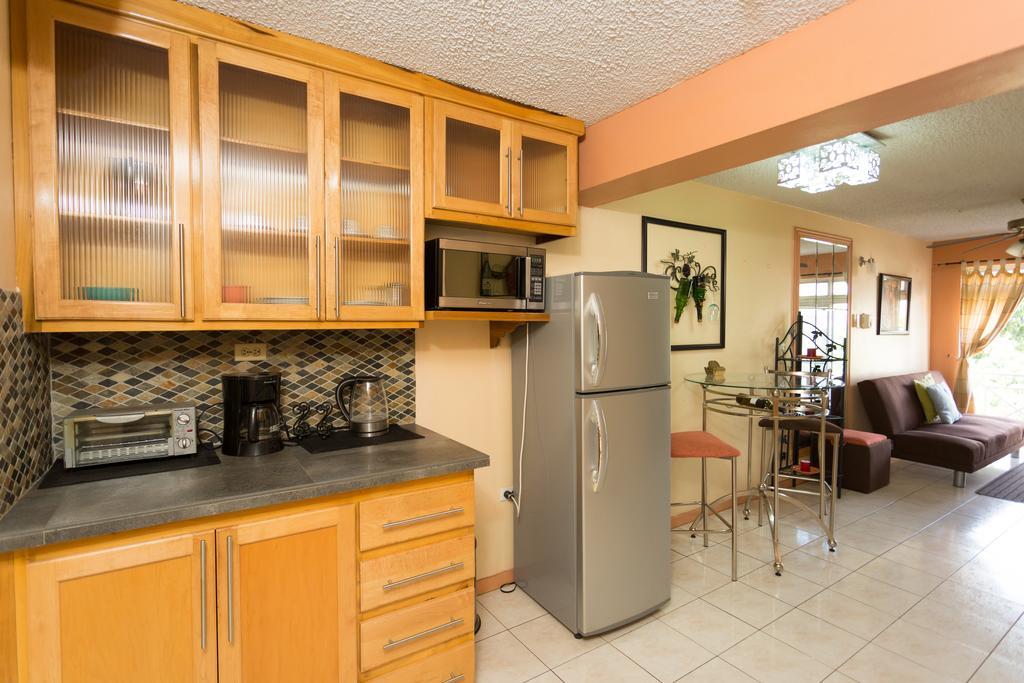 Cozy Accommodations Kingston Extérieur photo